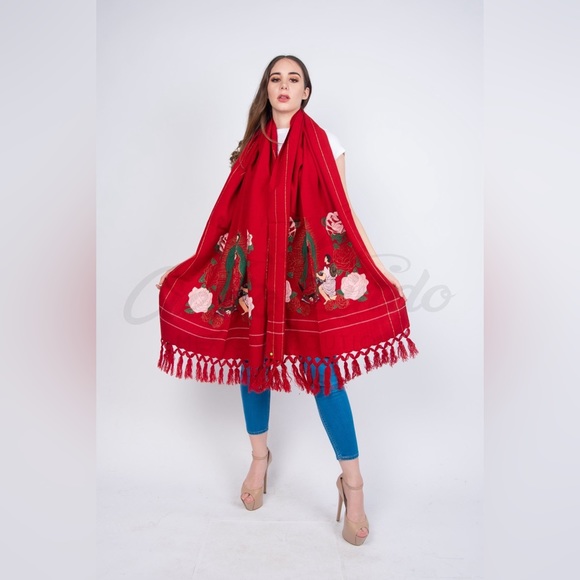 Our Lady of Guadalupe Shawl - Picture 4 of 16